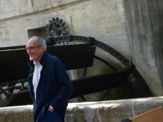 Le grand lecteur du quartier