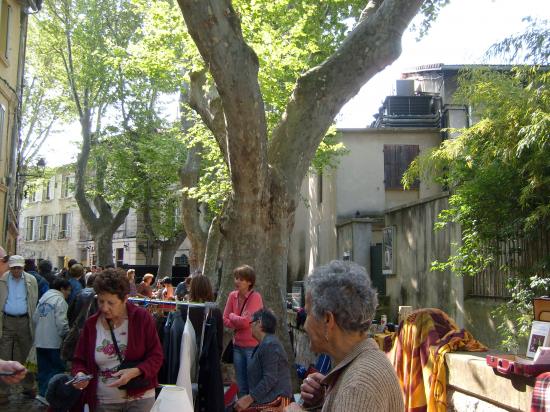 vide grenier 25 avril 2010